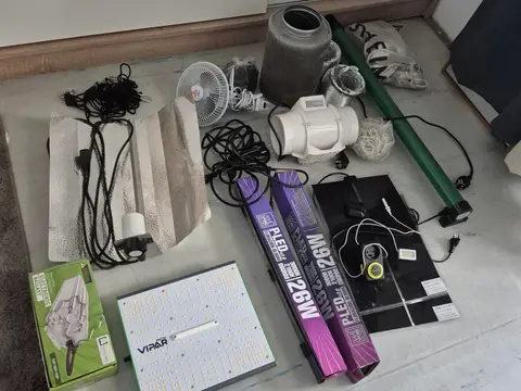 GrowBox Homelab 160×160x200